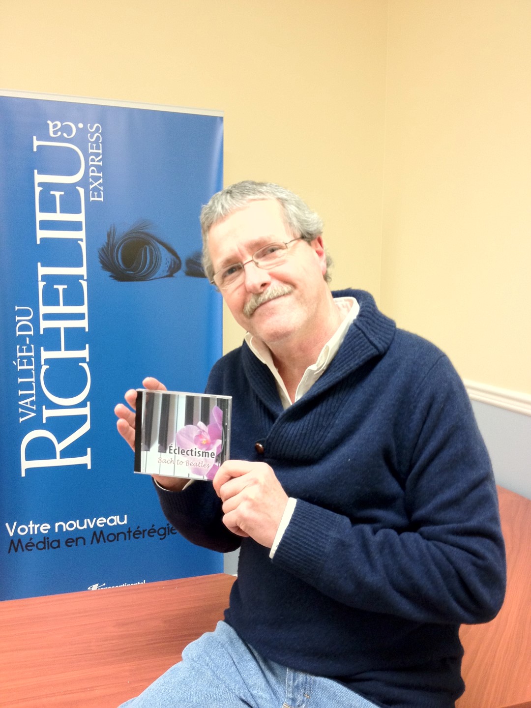 Marc Des Pré, enseignant à l’École secondaire de Chambly, a lancé l’album Éclectisme, une compilation des meilleurs pièces qu’il interprétait au piano durant la période de lecture de son cours de français.