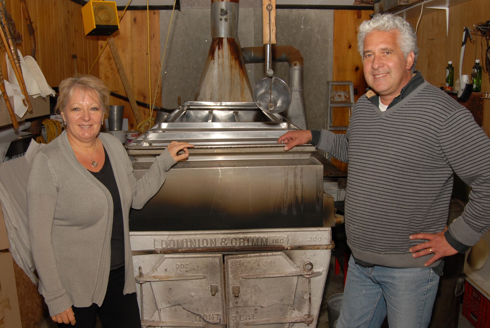 À l’érablière Maurice Jeannotte de Saint-Marc-sur-Richelieu, les propriétaires France Jeannotte et André Monahan continuent de récolter la sève pour produire un sirop ambré.