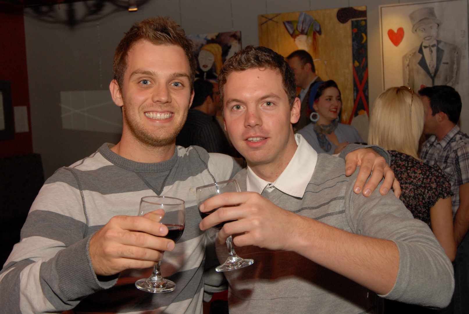 Derek Morin et Hugo Archambault ont fondé le groupe de réseautage 20vin20, qui consiste à réunir 20 personnes autour d’un bon vin pour la somme de 20 $.