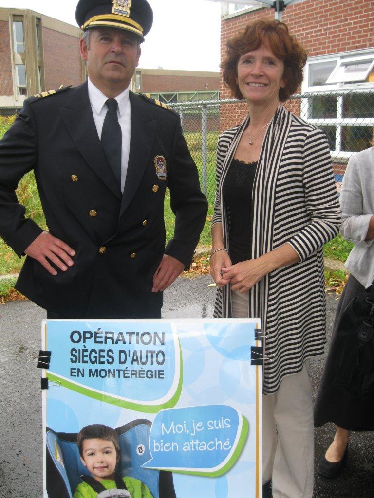 Dre Jocelyne Sauvé, directrice de Santé publique Montérégie et le capitaine Daniel Côté.