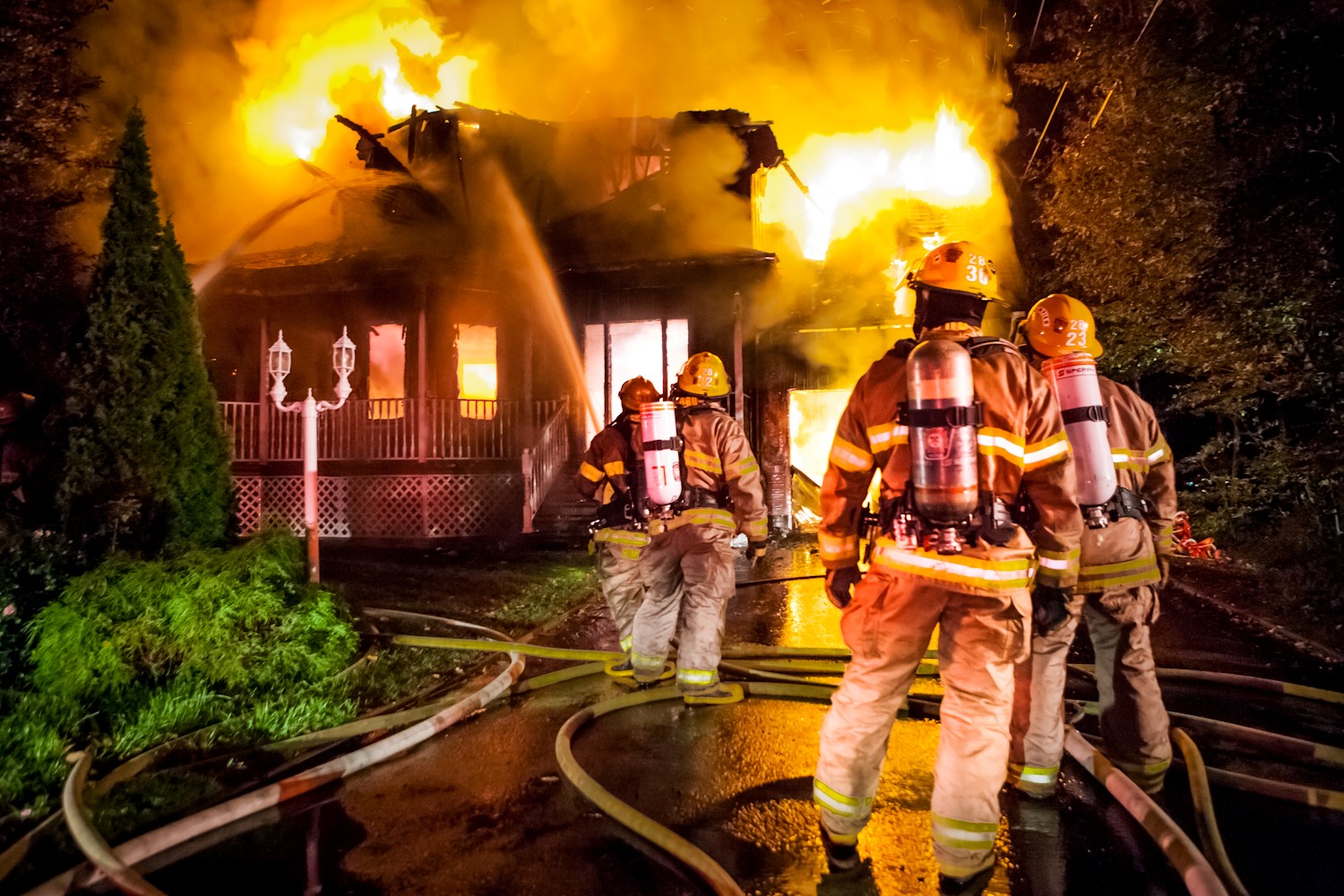 Une maison est ravagée par les flammes à Otterburn Park