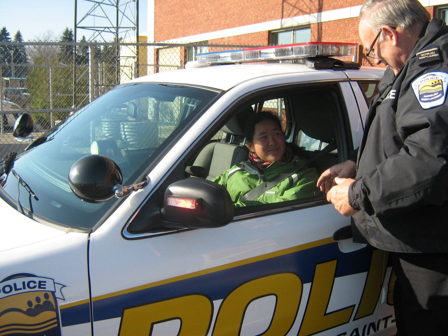 La Beloeilloise Audrey-Anne Poirier de Beloeil a eu l'occasion de passer une journée en compagnie des policiers de la Régie intermunicipale de police Richelieu–Saint-Laurent.