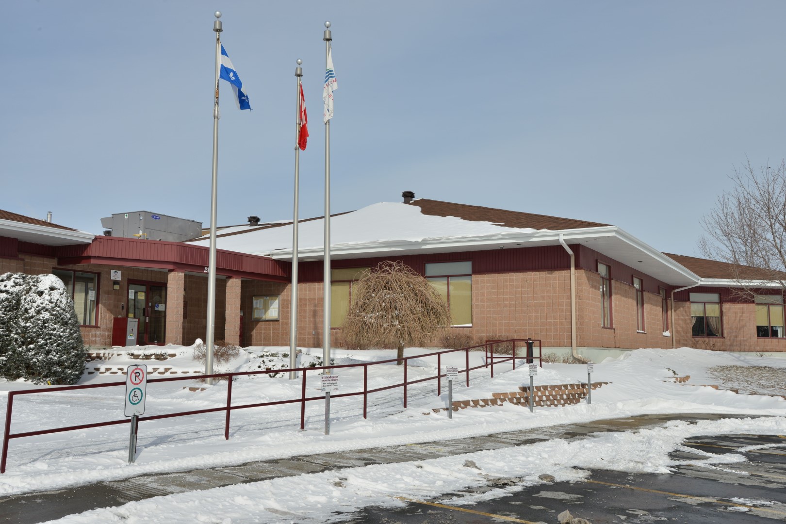 Les bâtiments municipaux, dont l’hôtel de ville (photo), seront inspectés afin de réduire les émissions de gaz à effet de serre.