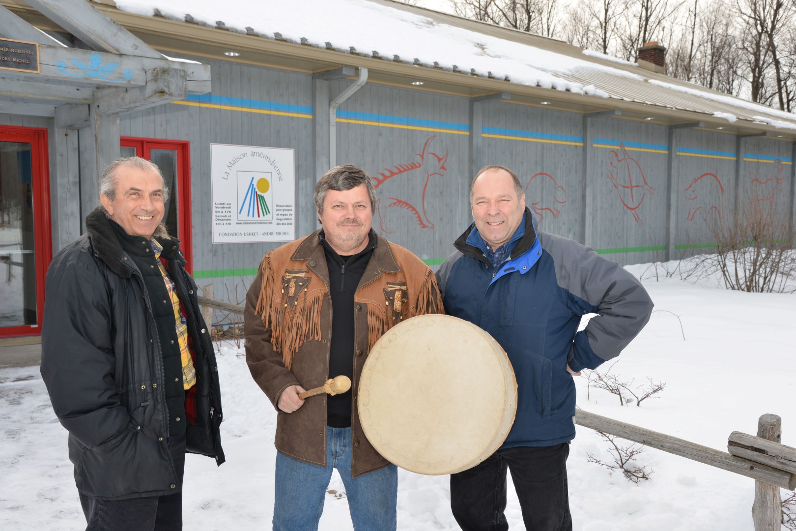 Pour le fondateur de la Maison amérindienne, André Michel, le Malécite Richard Ruest et Jean-François Aubin, lui aussi Malécite, la reconnaissance des Indiens et des Métis vivant à l'extérieur d'une réserve aurait dû être faite plus tôt.