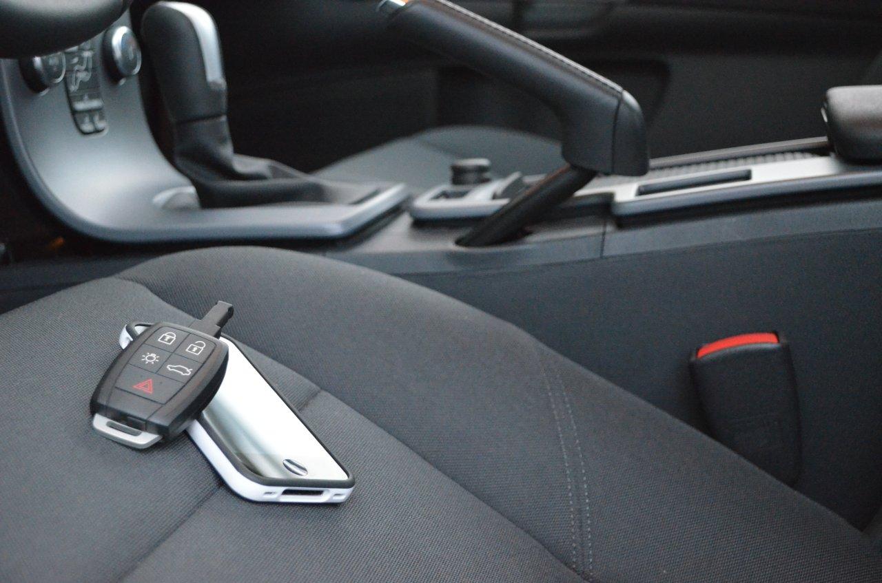 Selon un sondage, 50 % des conducteurs utilisateurs d'un téléphone cellulaire s’en servent pour des conversations lorsqu’ils sont au volant de leur véhicule.