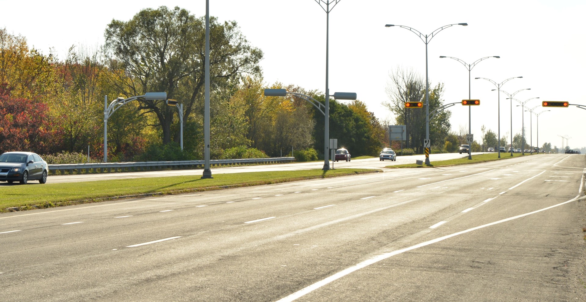 L'installation de ce qui sera le premier passage à McMasterville entrainera toutefois la fermeture d’un autre passage déjà existant dans les villes limitrophes, comme Saint-Basile-le-Grand.