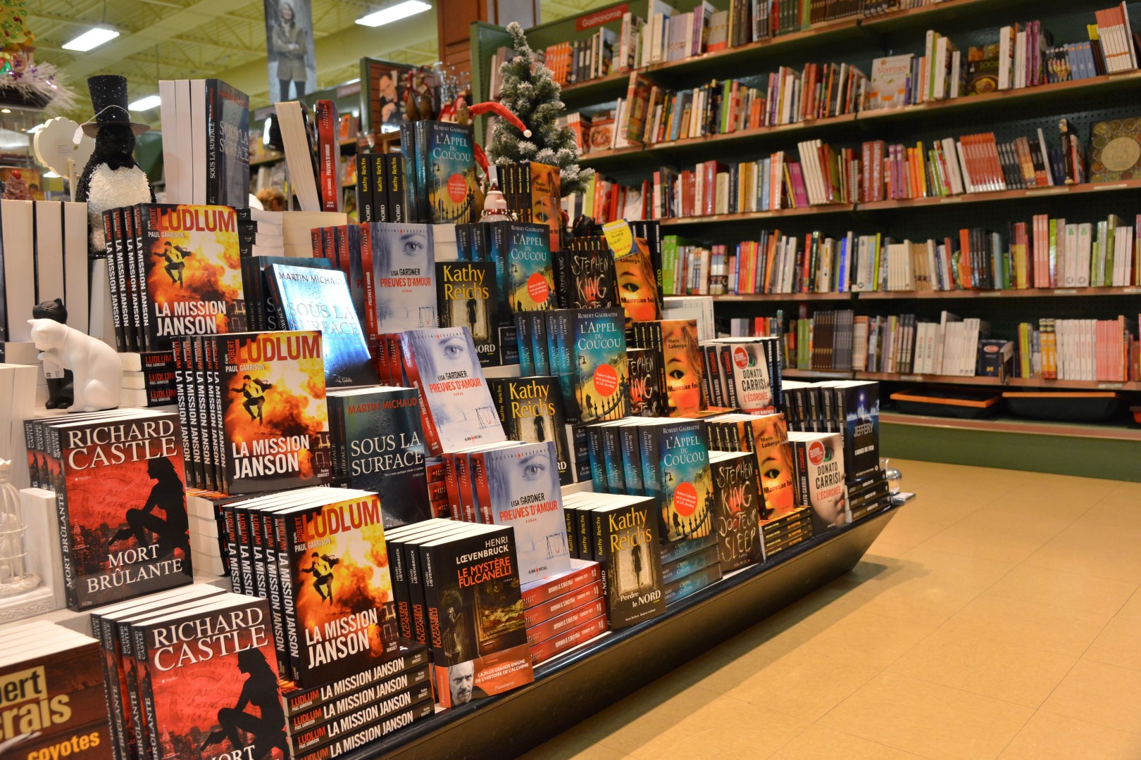 Avec plus de 75 000 titres en magasin, la librairie Buropro Citation de Beloeil est la plus grosse en Montérégie.