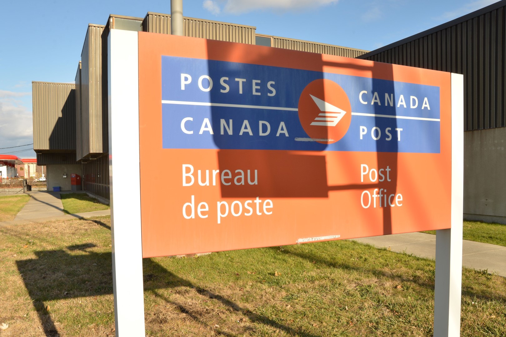 Compression à Poste Canada : résistance dans la région