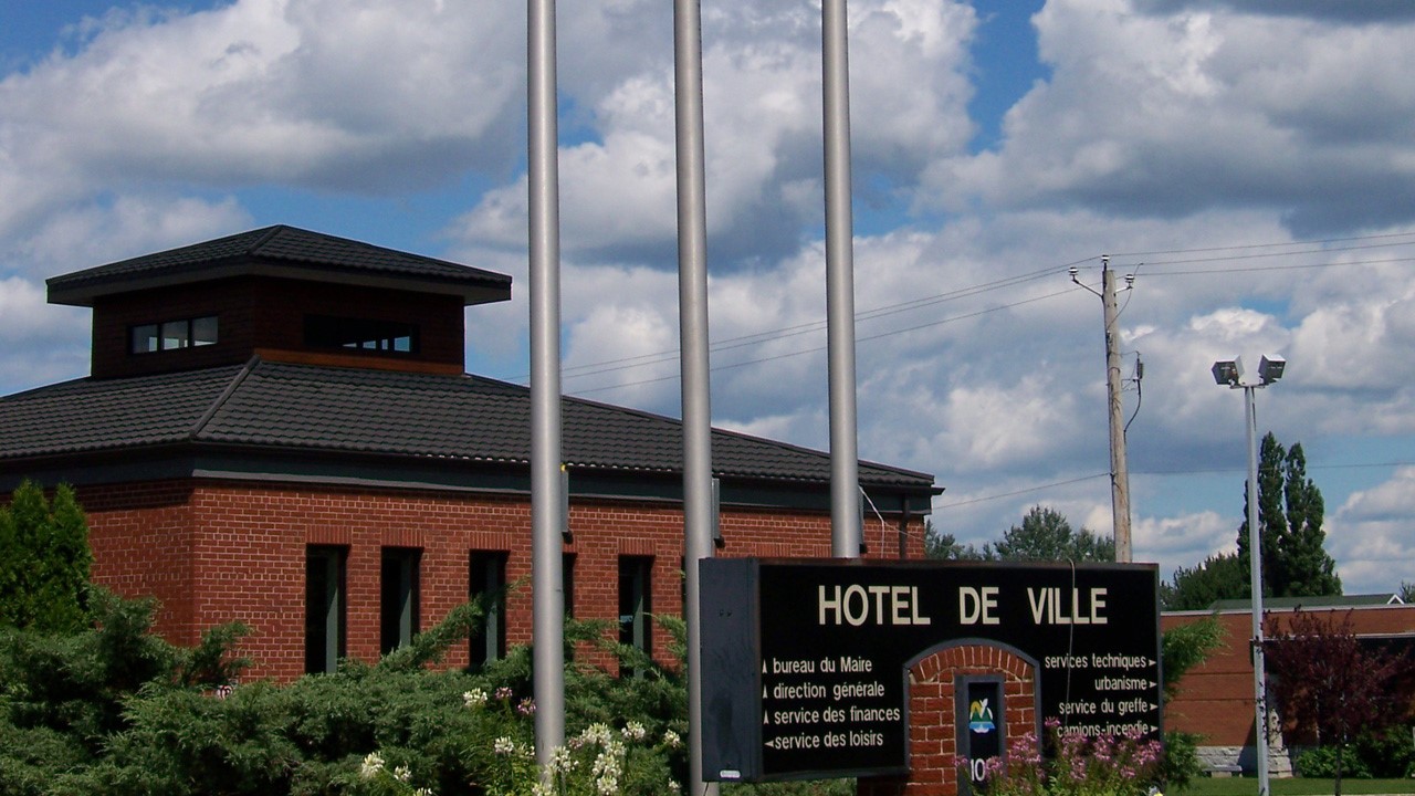 Les citoyens de Mont-Saint-Hilaire verront leur compte de taxes augmenter de 3,59 % en 2015 pour une résidence d'une valeur moyenne de 383 000 $.