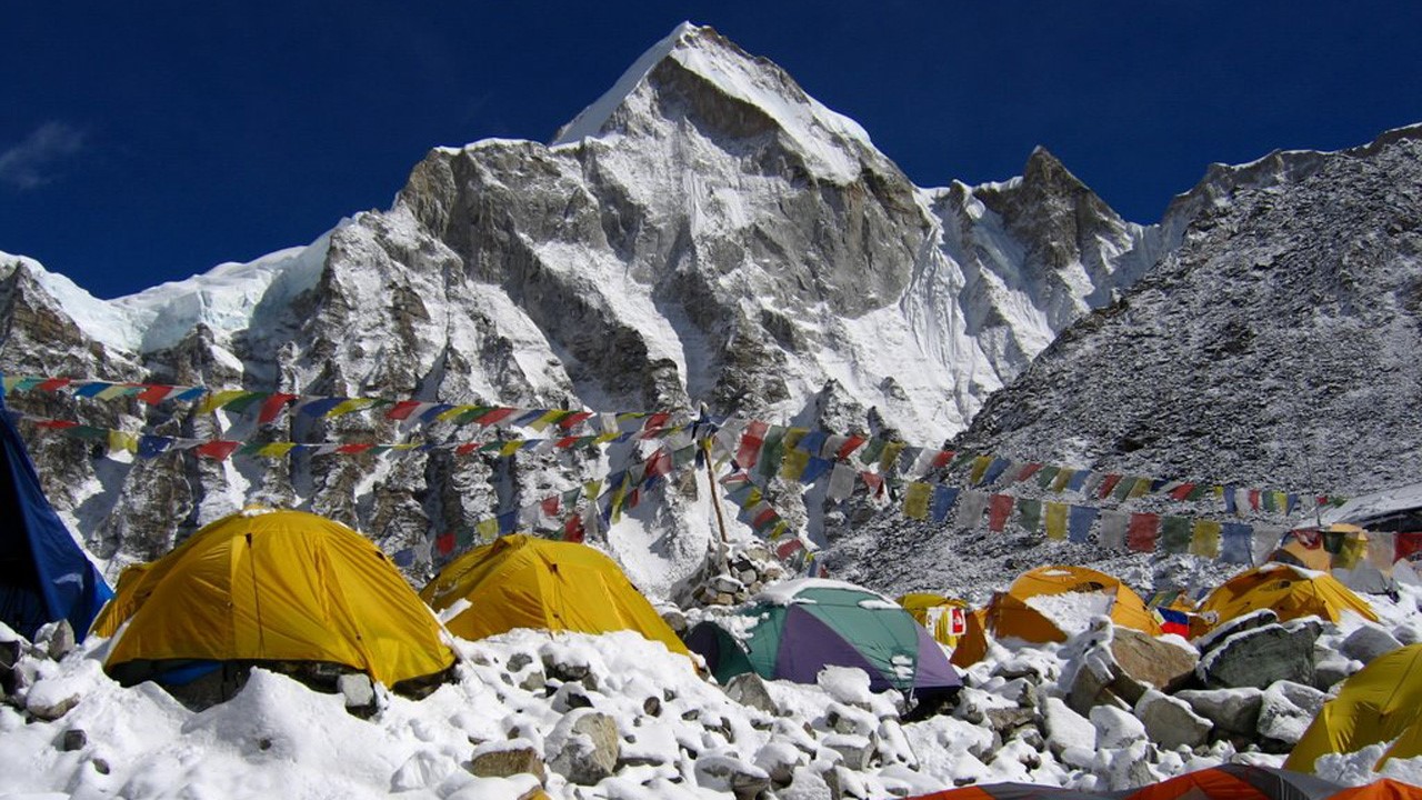 Le camp de base du mont Everest, situé à plus de 5 300 mètres d'altitude.