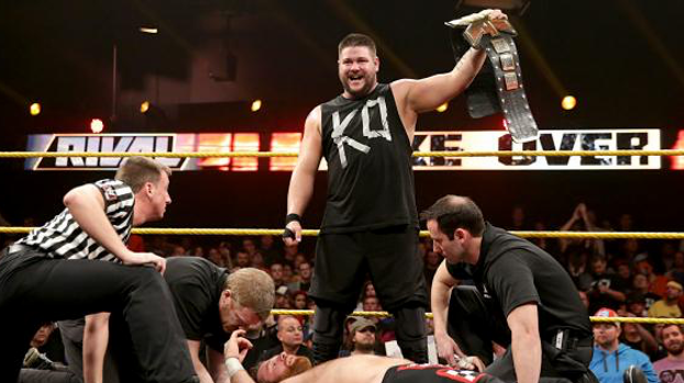 Le lutteur Kevin Owens remporte la ceinture NXT de la WWE