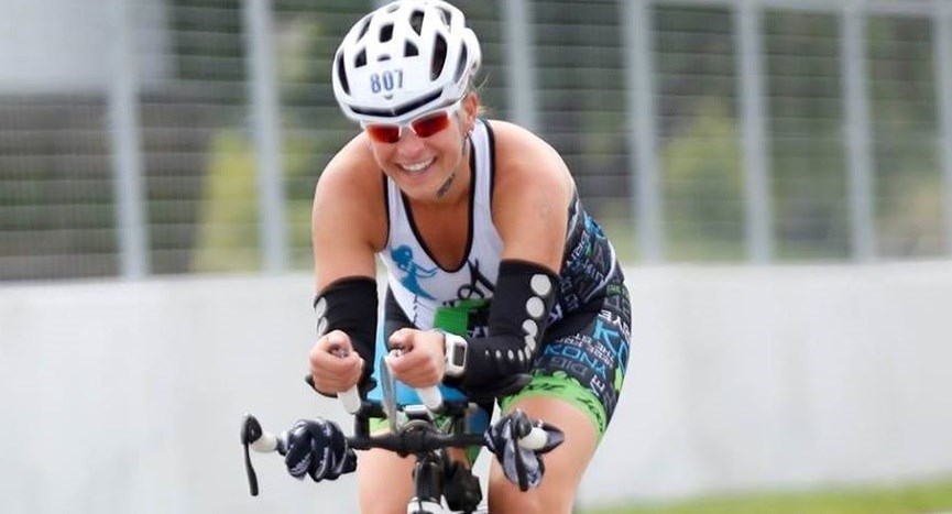 Mélanie Dubois, sportive de nature, participe depuis 4 ans au triathlon intérieur du Centre sportif du cégep Édouard-Montpetit.