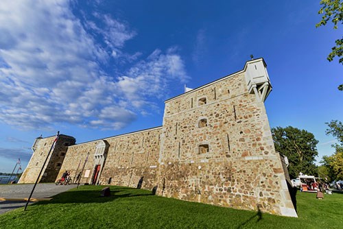 Fort-Chamby rouvre avec des services limités