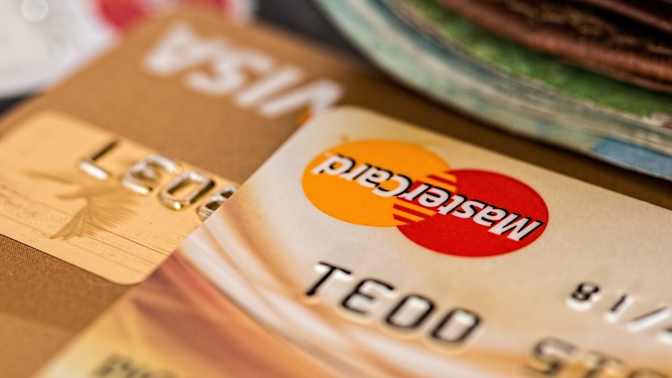 Cartes de crédit : le paiement minimum du solde augmentera à partir du 1er août 