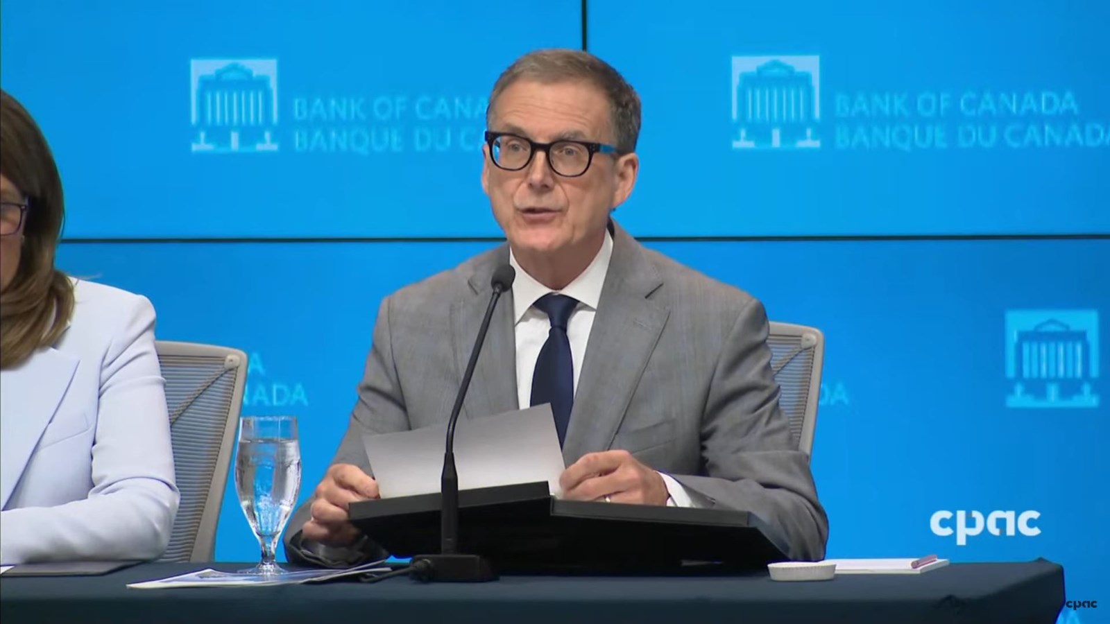 Le Gouverneur de la Banque du Canada, Tiff Macklem, a expliqué ce matin la dernière décision concernant le taux directeur. 