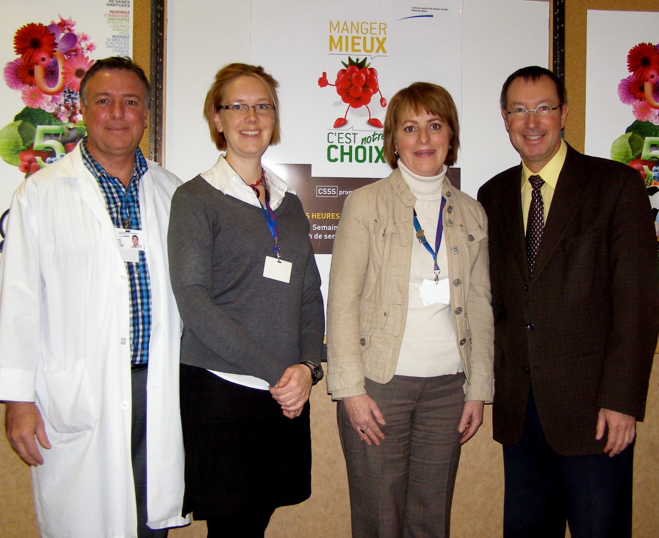 Marcel Gravel, chef des services alimentaires CHCD, Marie Ouellet, nutritionniste, programme Jeunesse et Santé publique, Danielle Lévesque, coordonnatrice des services alimentaires et restauration et Benoit Marchessault, directeur général du CSSS Pierre-De Saurel.