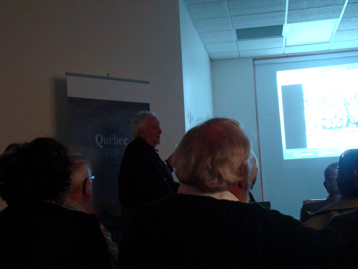 Roland Plante commentant des archives de Marine Industries.