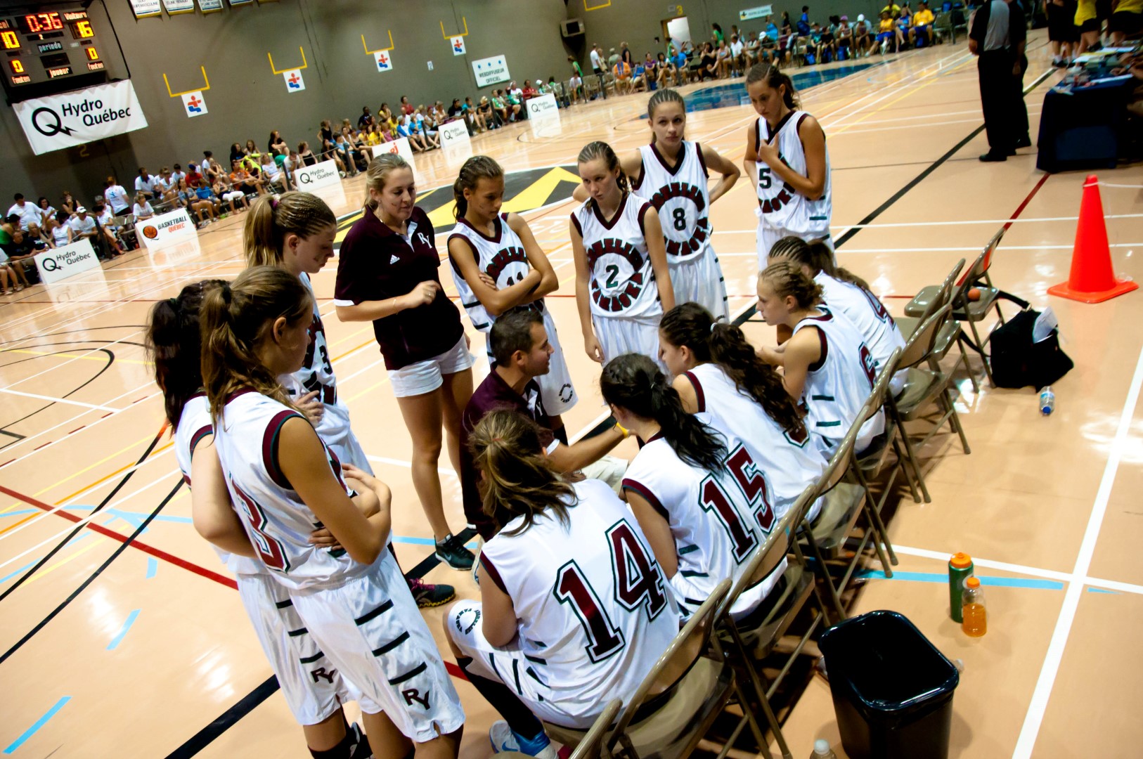 Les filles du basketball repartent avec l’argent
