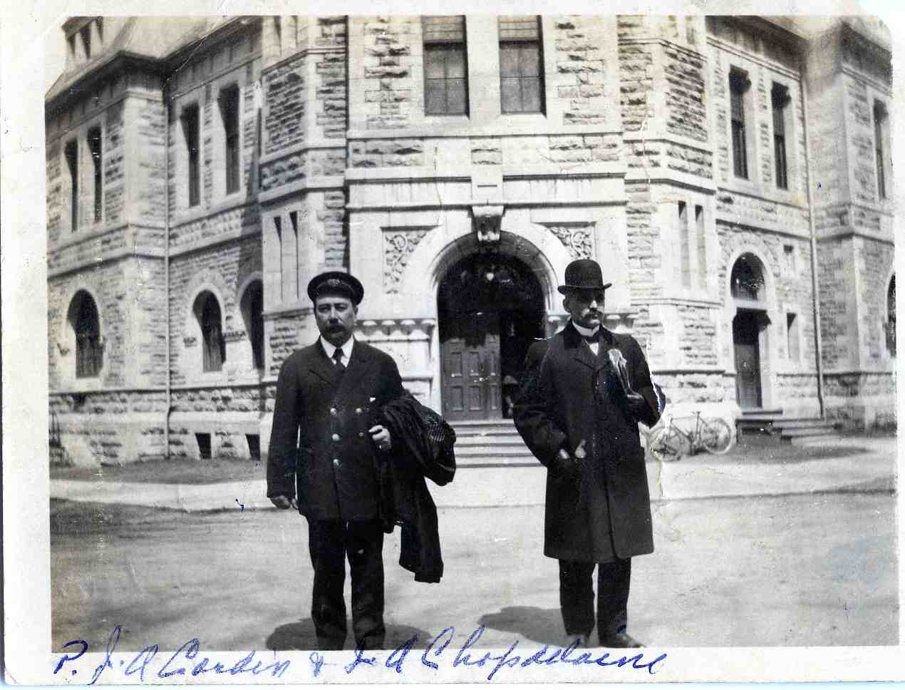 « Poste » mortem