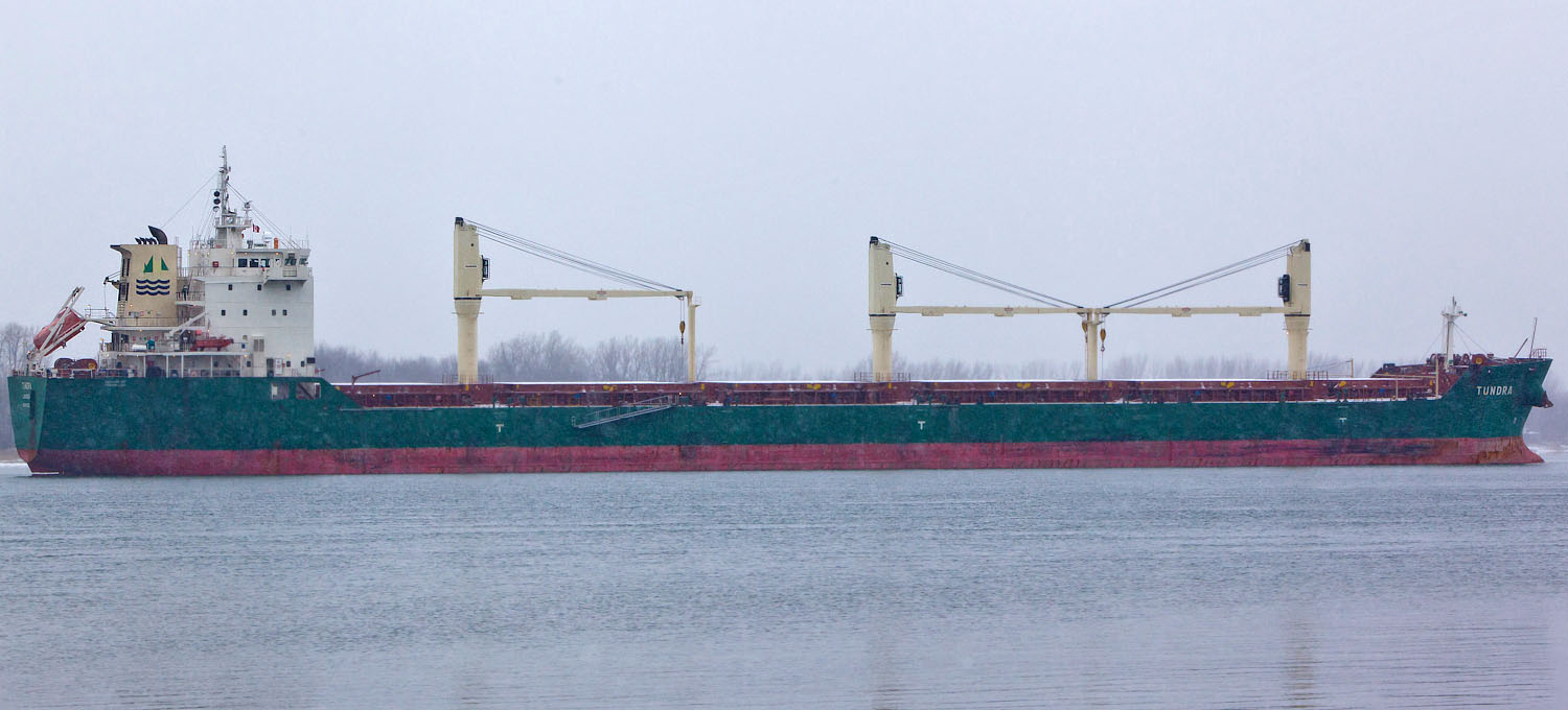 Un cargo s'échoue au large de Sainte-Anne-de-Sorel