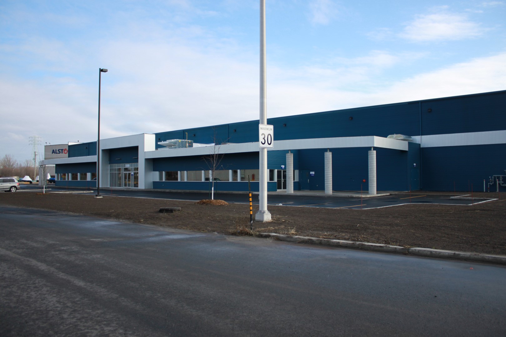 Le bâtiment de la nouvelle usine d’Alstom Énergie & Transport est complété