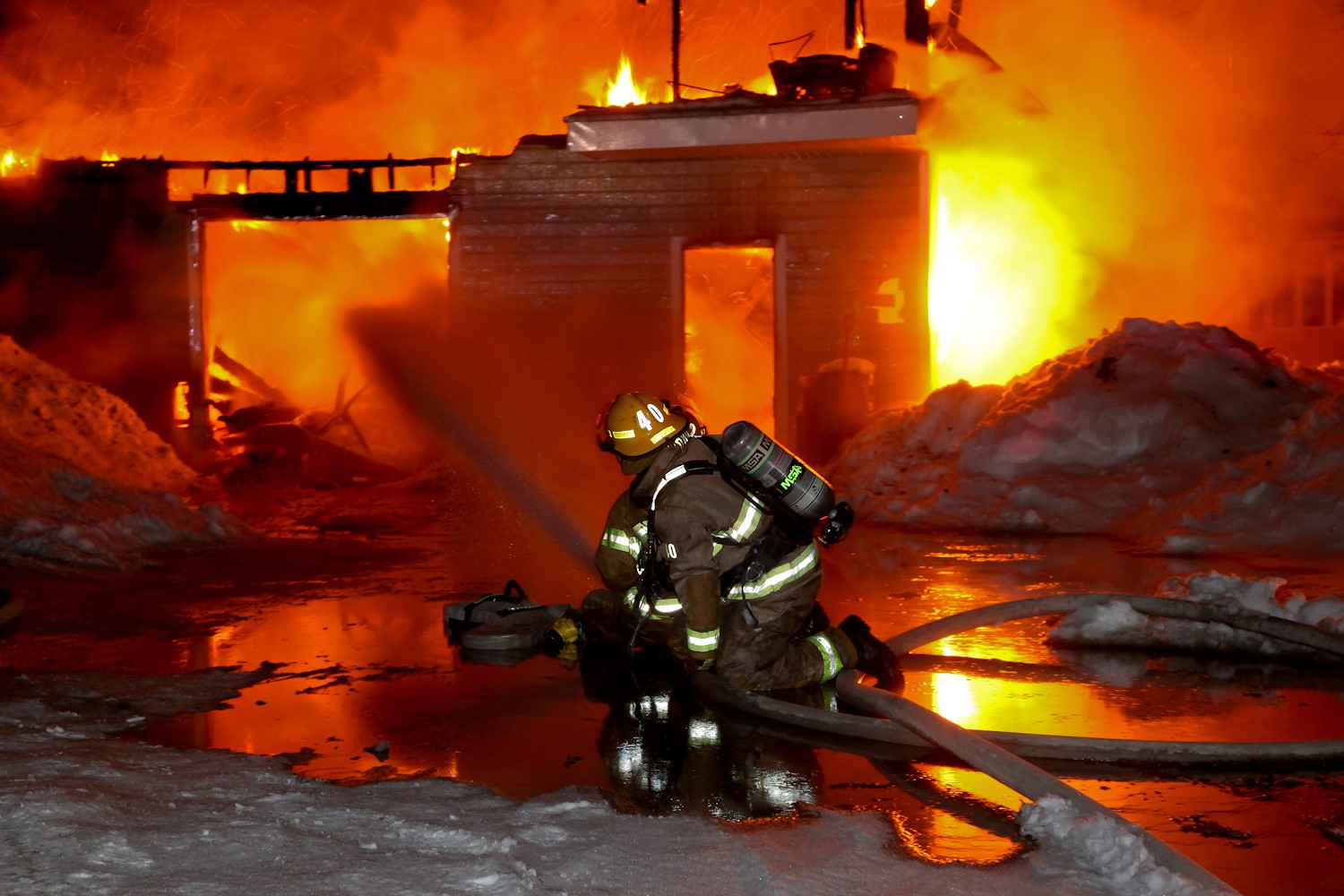 Un violent incendie ravage un garage à Sainte-Victoire-de-Sorel