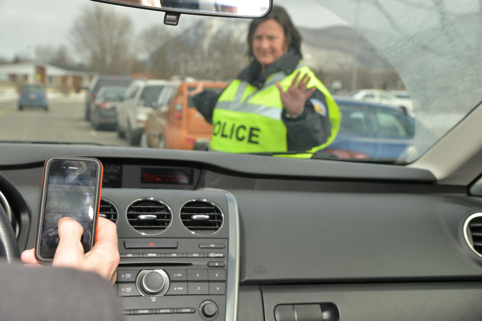 Cellulaire au volant : un coroner veut plus de sévérité