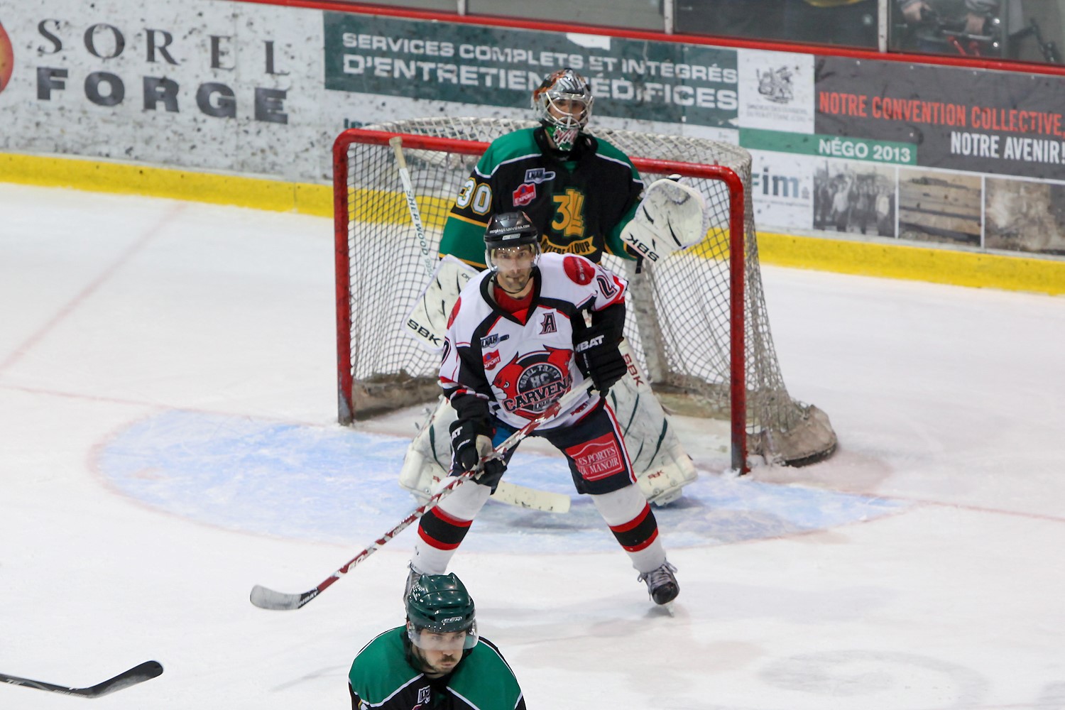 Le HC Carvena remporte ses deux premiers matchs des séries