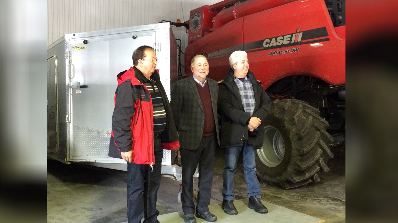 Le candidat libéral Benoit Théroux visite les agriculteurs dans Richelieu
