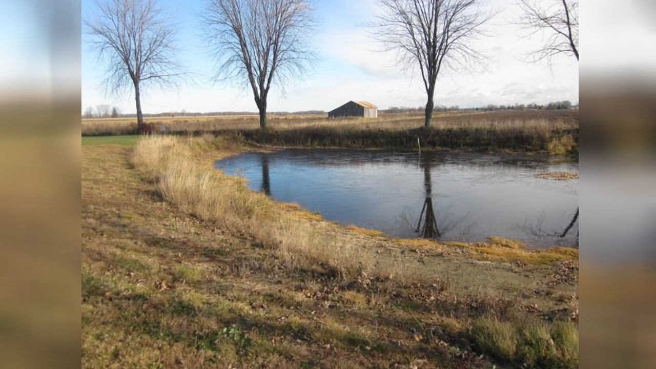 Les terres des St-Germain sont un héritage familial depuis 1850. Celles-ci ont été exploitées pour la culture du foin et du maïs. Ces terres sont aussi excellentes pour la chasse et la trappe puisqu’on y trouve du renard, du canard, de l’oie blanche et du raton-laveur. La grange est un bâtiment authentique du XIXe siècle. Malheureusement, il ne reste plus beaucoup de vieux bâtiments agricoles en bon état de nos jours. Il faut donc les protéger.