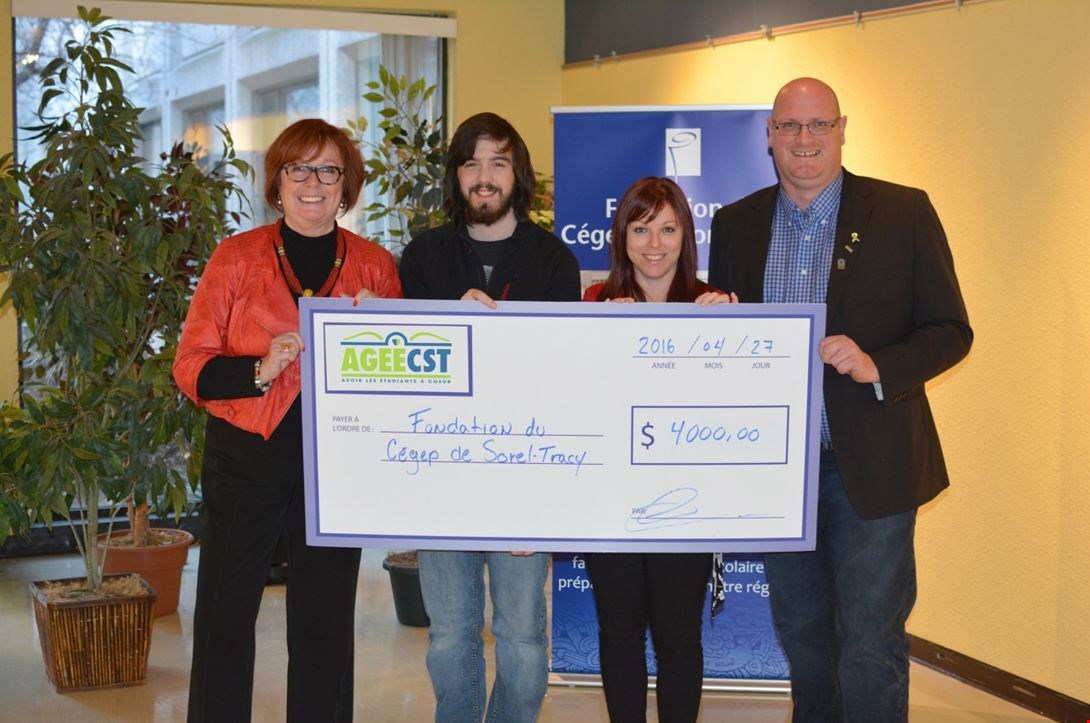 L'Association Générale des Étudiantes et Étudiants du Cégep de Sorel-Tracy remet 4000$ à la Fondation du Cégep de Sorel-Tracy pour le Fonds Partage-Emploi Desjardins
