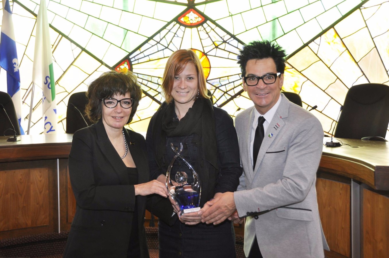 Remise d’un Trophée commémoratif à madame Mélanie Duclos