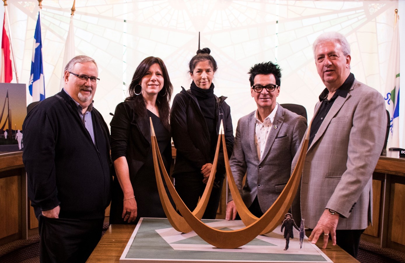 Le conseiller Alain Maher, la conseillère Sylvie Labelle, l’artiste Louise DeLorme, le maire de Sorel-Tracy, Serge Péloquin et le président de Statera, Benoît Théroux.
