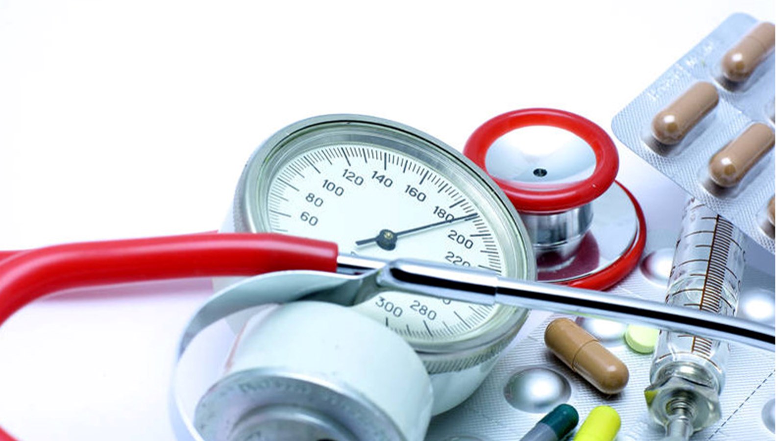 Québec solidaire s’attaquera au pouvoir des fédérations médicales en cas de victoire 