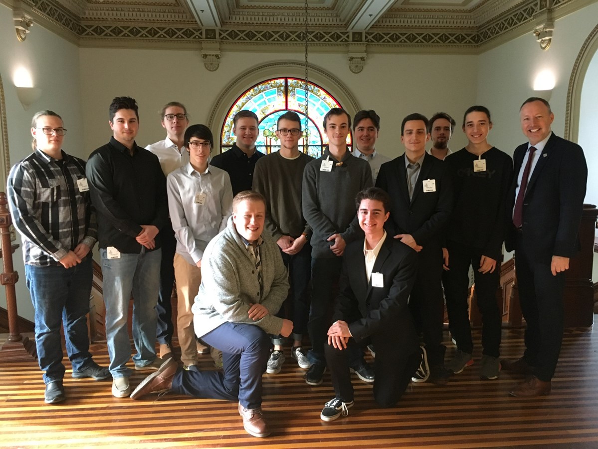 Le succès d'étudiants du Cégep souligné par le député Jean-Bernard Émond