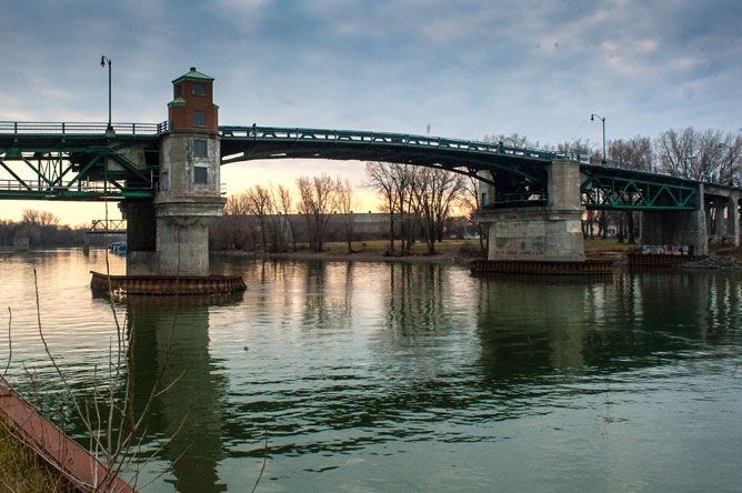 Restrictions ministérielles : les camions interdits sur le Pont Turcotte