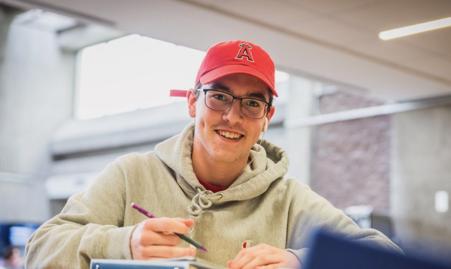 Un retour progressif des étudiants au Cégep et à l'université à partir de lundi