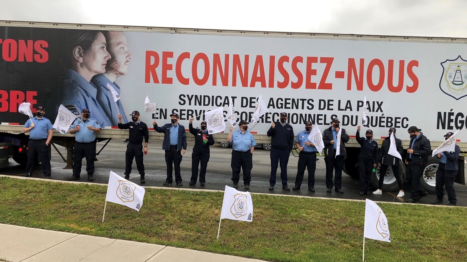Les agents correctionnels maintiennent la pression sur le gouvernement