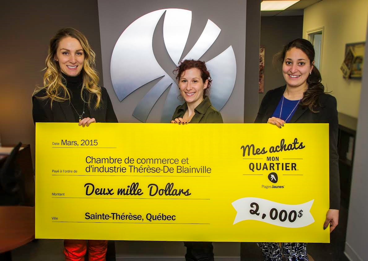 Dans le cadre de l’initiative Mes achats, mon quartier, Pages Jaunes est fière de remettre la somme de 2 000 $ à la Chambre de commerce et d’industrie Thérèse-de Blainville. Vous retrouvez de gauche à droite : Joëlle Langevin, Directrice communication, Pages Jaunes, Caroline Du Paul, Coordonnatrice des services aux membres, CCITB, et Cynthia Kabis, Directrice générale, CCITB.