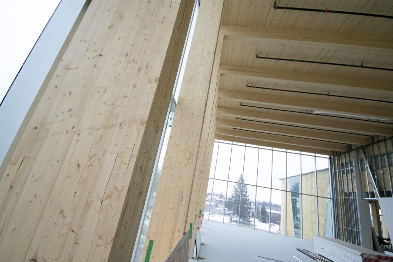 Les pieds dans le chantier de la bibliothèque Paul-Mercier 