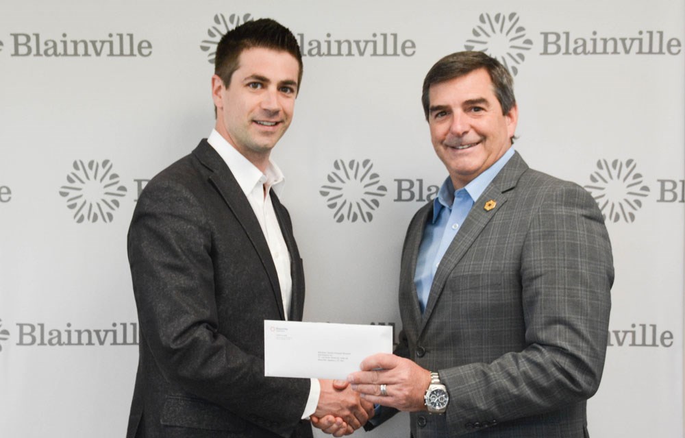 Yannick Rudolph Binette (propriétaire fondateur d’Arbressence) et Richard Perreault (maire de Blainville).