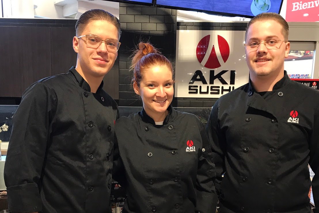 William Simard, propriétaire-franchisé, Vanessa Lortie, chef-sushi, et Antoine Marsan, propriétaire-franchisé