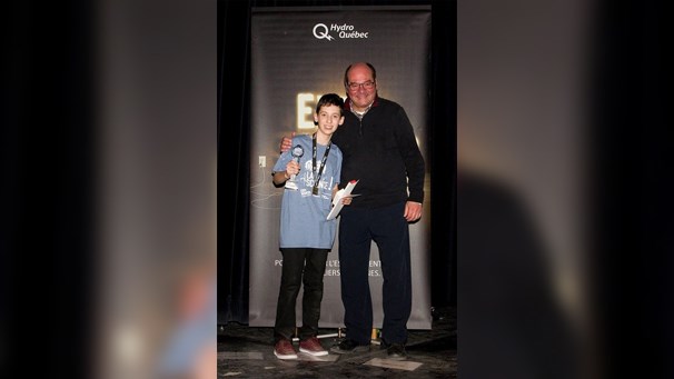 Neuf élèves de l'école Liberté-Jeunesse à l'Expo-sciences Hydro-Québec