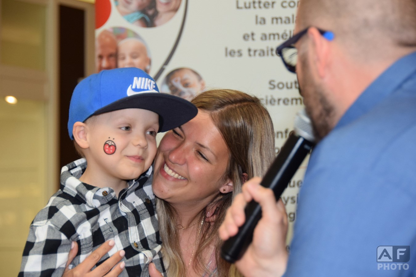Les participants du Défi têtes rasées Leucan au Galeries Rive  Nord amassent 45 400 $