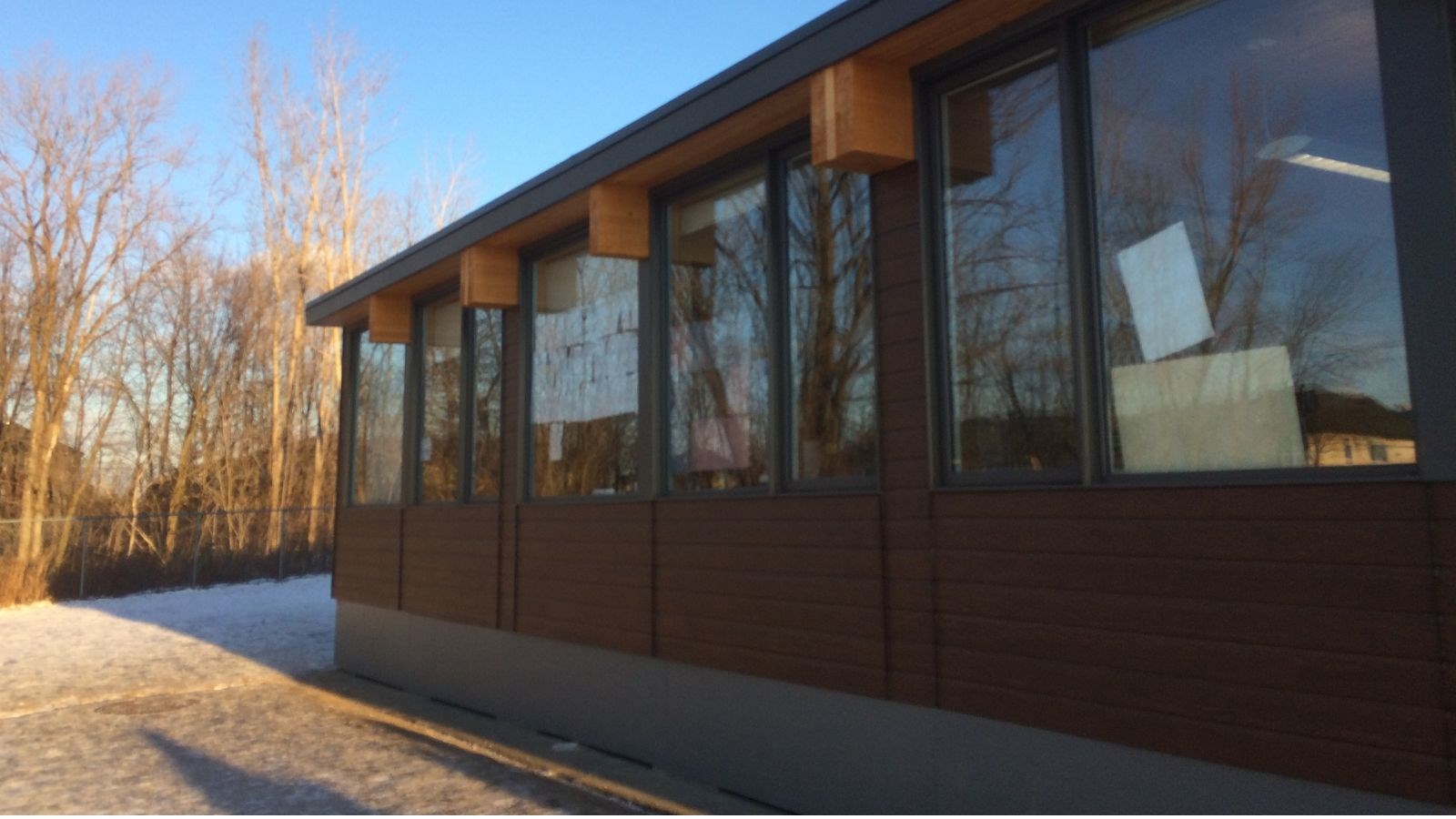 Ajout de 16 classes modulaires dans 4 écoles  