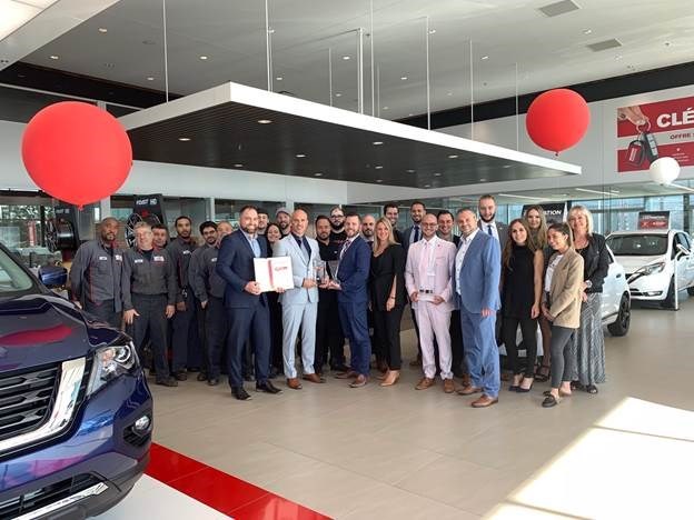 L’équipe HGrégoire Nissan Vimont reçoit le Prix mondial d’excellence Nissan.
