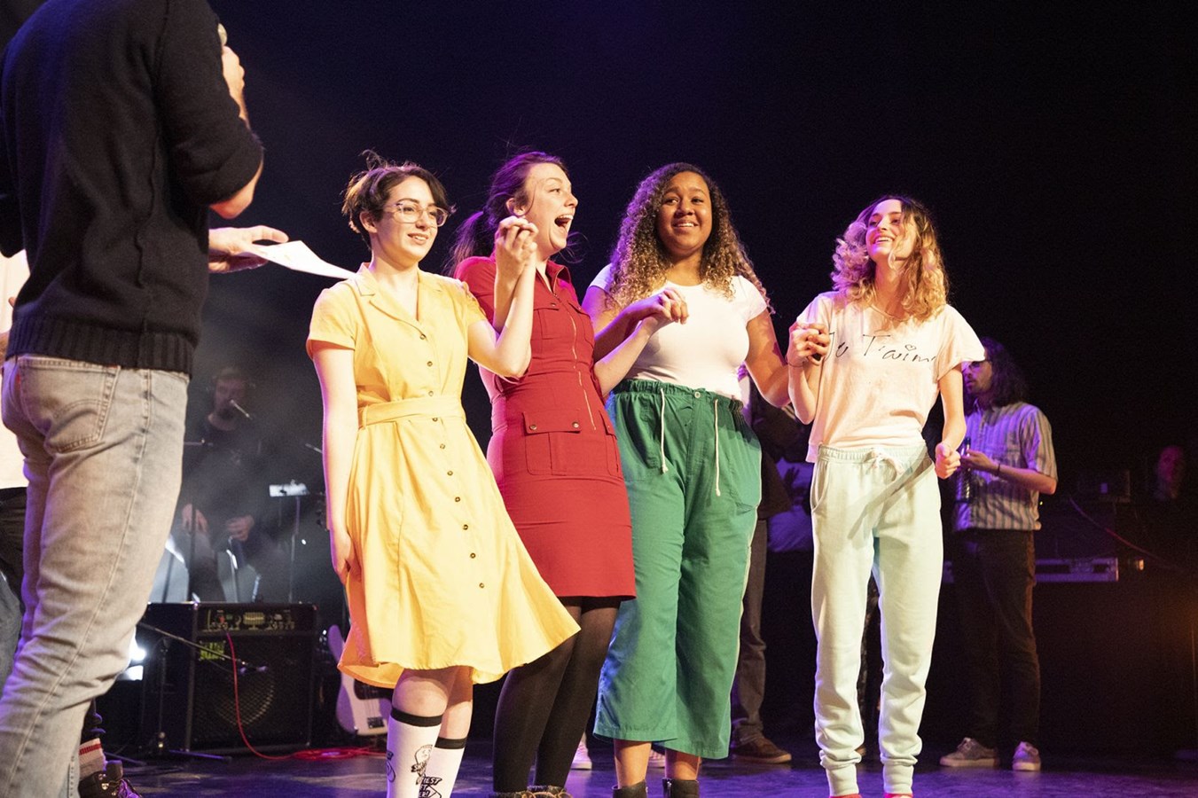Leila Soucy, Marilou Jarry, Élodie Kpanté et Amélie Lantin, le groupe Plume, a décroché le prix Coup de cœur du public, remis par l’Association des étudiantes et des étudiants du Collège Lionel-Groulx. Inspirées par Walk Off The Earth, les quatre instrumentistes ont interprété deux chansons des Sœurs Boulay avec sincérité.