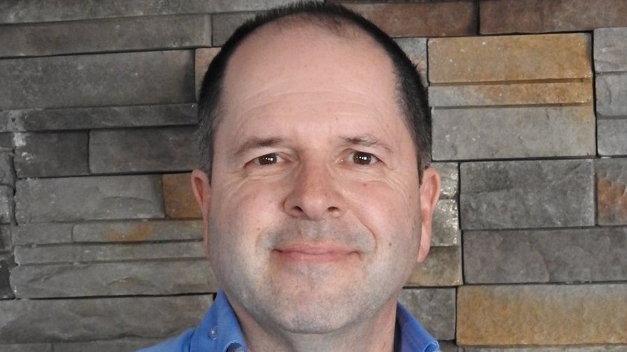 Denis Provencher, président par intérim du FIQ-SPSL, déplore le manque de suivi des mesures par le CISSS des Laurentides: « Déjà plus de 10 jours que nous exigeons du CISSS des Laurentides de fournir et entretenir les uniformes dans les CHSLD et dans d’autres centres d’activités. »