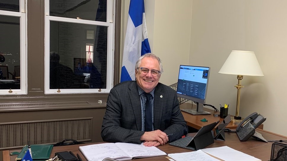 Luc Desilets a témigné sur son retour en Chambre de la semaine dernière pour faire avancer plusieurs enjeux, notamment ceux concernant les étudiants, les agriculteurs et les aînés.