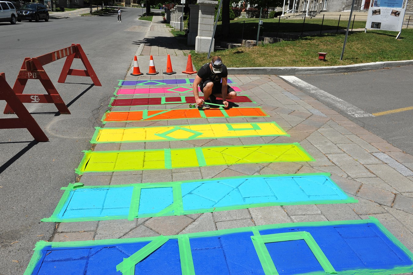 L’artiste Charlem à l’œuvre le 8 juin dernier.